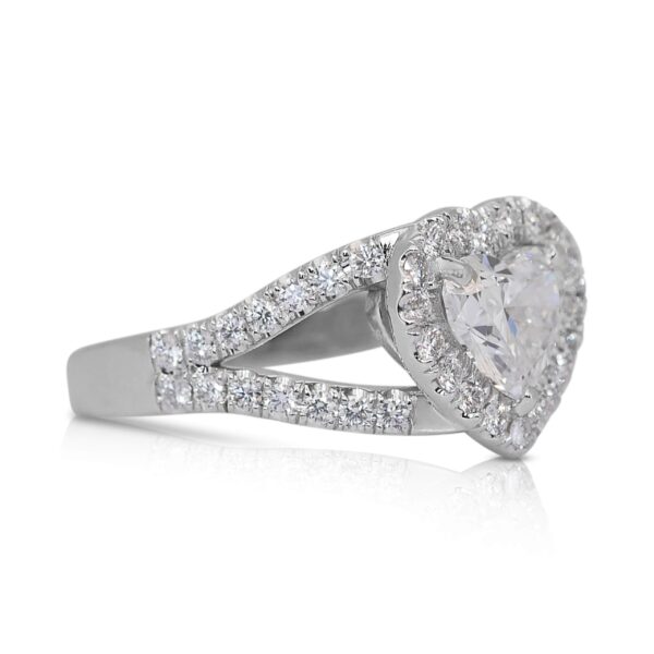 טבעת לב עם יהלומים טבעיים