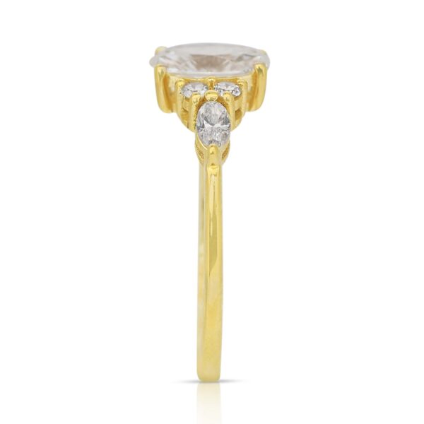 טבעת יהלום טבעי אובל זהב צהוב