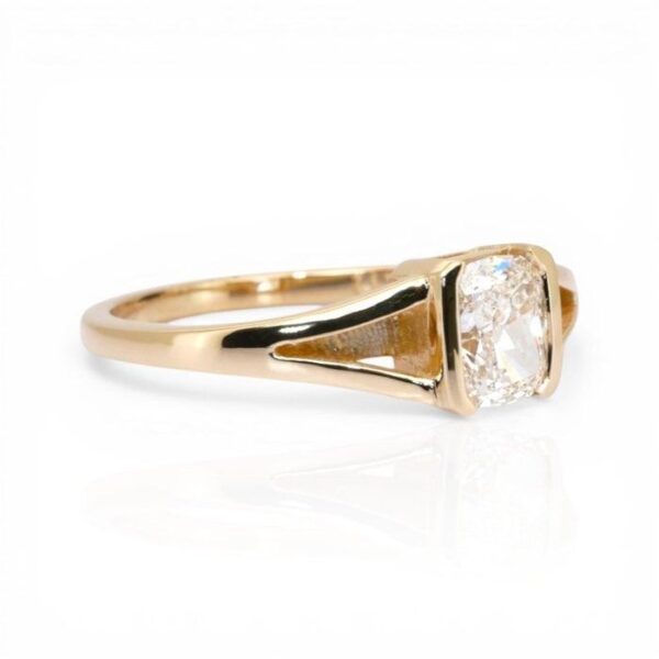 טבעת סוליטר מזהב צהוב 18K, מתועדת IGI, במשקל 1.01 קראט