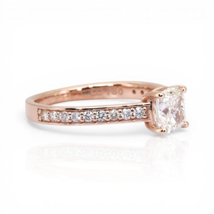 טבעת פאווה מזהב ורוד 18K, מתועדת IGI, במשקל 1.28 קראט – תמונה 3