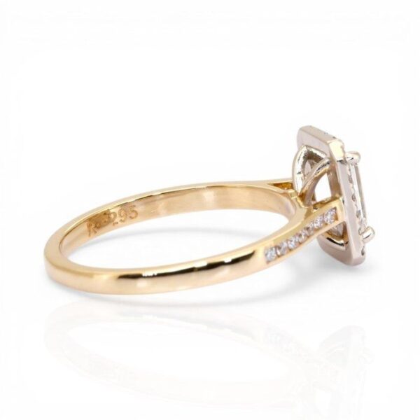 טבעת הילה מזהב צהוב 18K, מתועדת IGI, במשקל 1.31 קראט