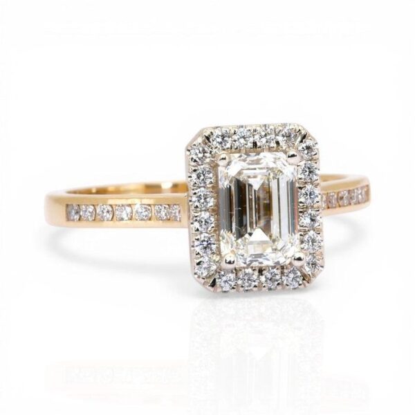 טבעת הילה מזהב צהוב 18K, מתועדת IGI, במשקל 1.31 קראט