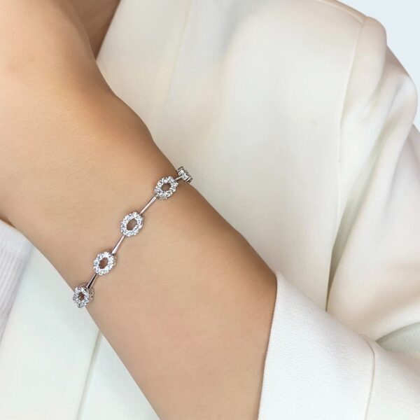 צמיד יהלומים טבעיים נוצץ במשקל 1.2 קראט בזהב לבן 18 קראט