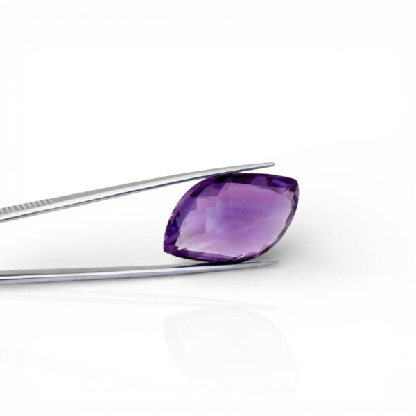 אבן חן אמטיסט סגולה 41.52ct, מתועדת IGI