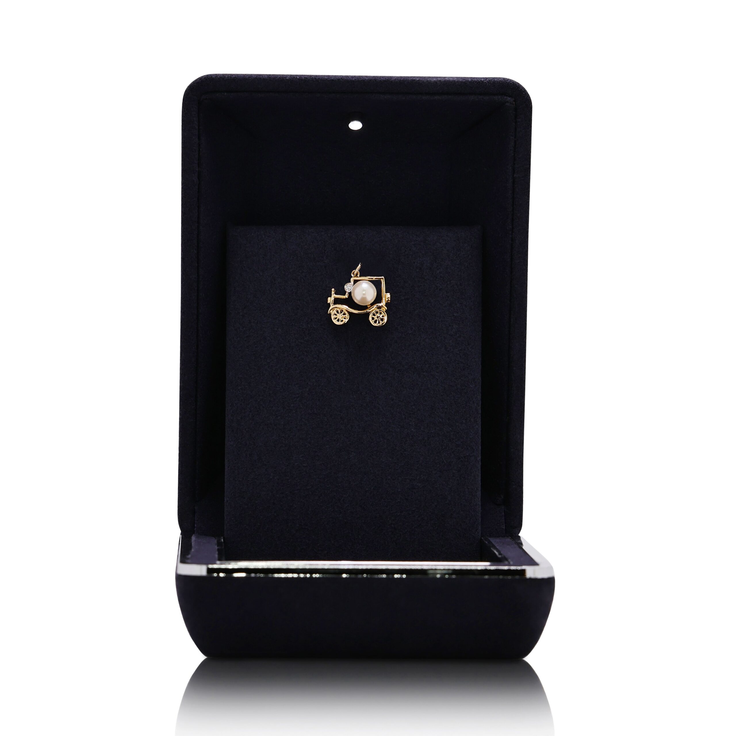 תליון ייחודי בעיצוב מכונית מזהב צהוב 18K עם פנינת אקויה ויהלום טבעי – תמונה 7