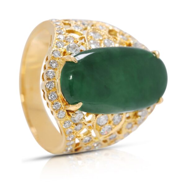 טבעת קוקטייל יוקרתית מזהב צהוב 20 קראט משובצת יהלום טבעי 0.72 קראט וג'יידייט - מתועדת NGI