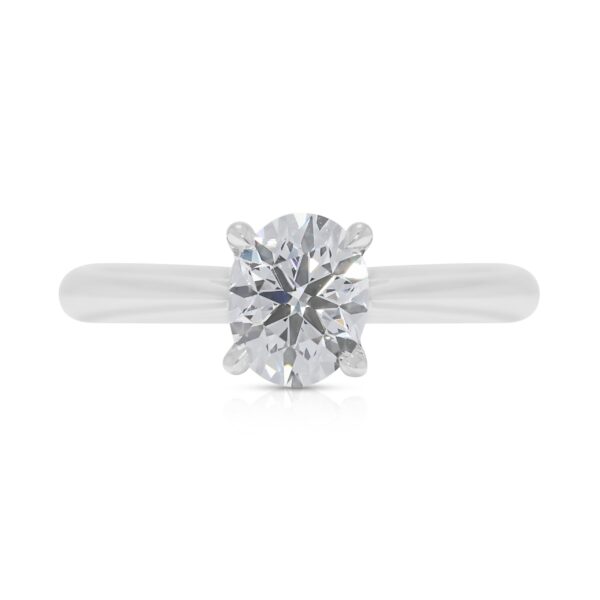 טבעת יהלום טבעי אובלי יוצאת דופן בחיתוך Super Ideal במשקל 0.94 קראט מזהב לבן 18 קראט של JannPaul (Hearts & Arrows) - מתועדת AGS