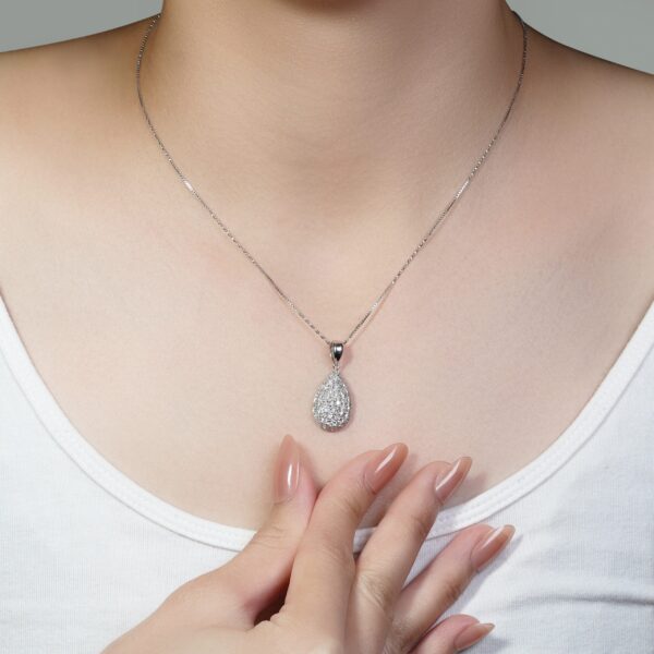 תליון יהלום טבעי מרהיב 1 קראט בזהב לבן 18K