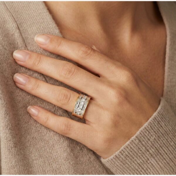 "אימפריאל 1.08ct טבעת פסיפס יהלומים בחיתוך פרינסס וטייפרד בזהב דו-גוני 18 קראט"