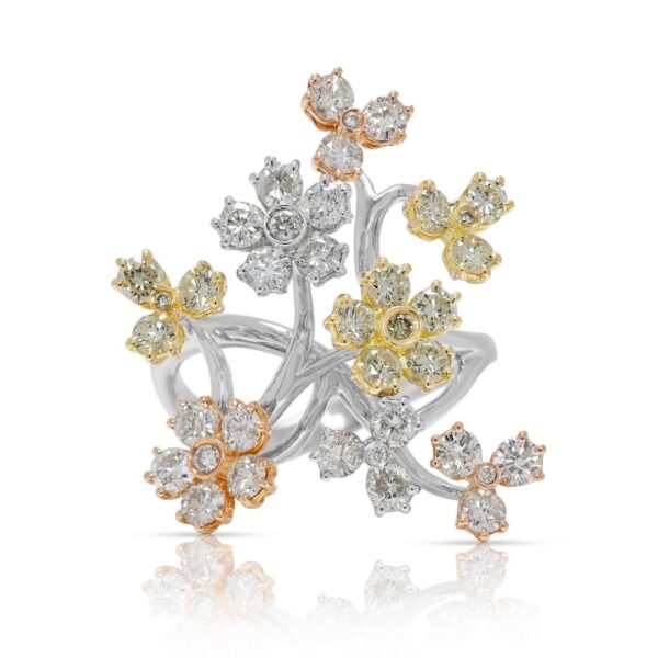 טבעת ענף פרחוני אמנותית משובצת יהלום טבעי 1.08 קראט בזהב 18 קראט בשלושה גוונים