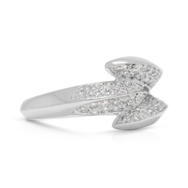 טבעת הצהרה נועזת מיהלום טבעי 0.56 קראט בזהב לבן 18K (חדש)