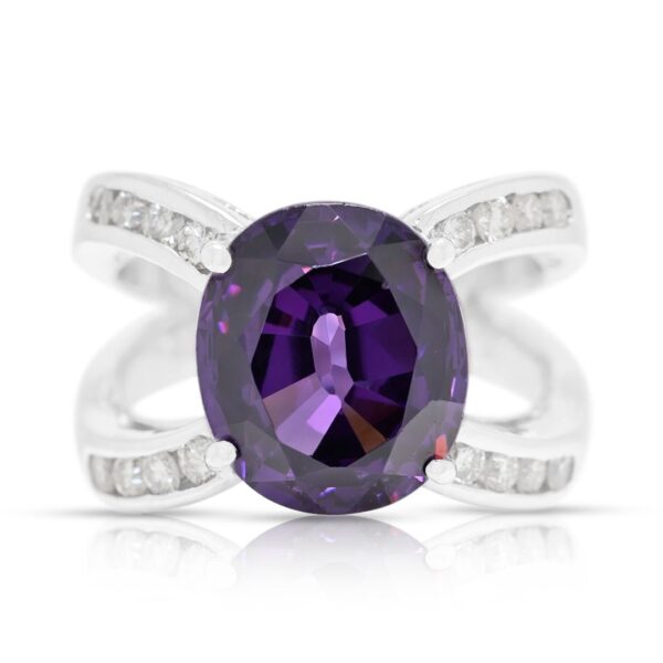 טבעת אמטיסט טבעית מרשימה במשקל 4.78 קראט ויהלומים בזהב לבן 18 קראט