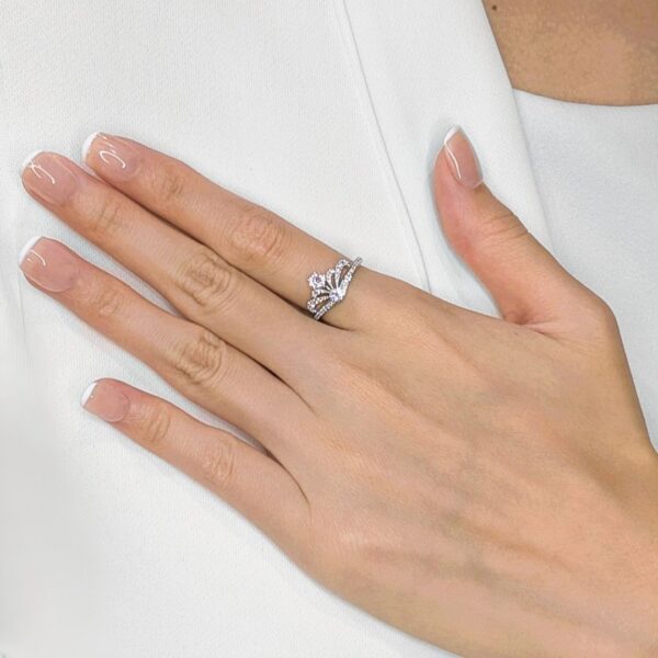 טבעת אשכול יהלומים טבעיים נוצצת 0.83ct מזהב לבן 18K