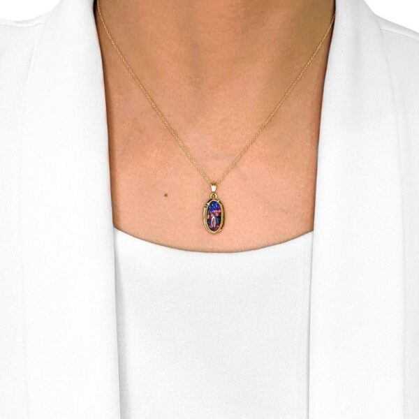 תליון הצהרתי אובלי שובה לב מאופל טבעי 1.97 גרם וזהב צהוב 18 קראט