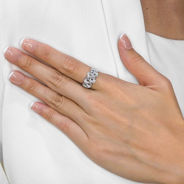 טבעת פילגרין מעוצבת מזהב לבן 18K, משובצת יהלום טבעי 0.19 קראט (חדש)