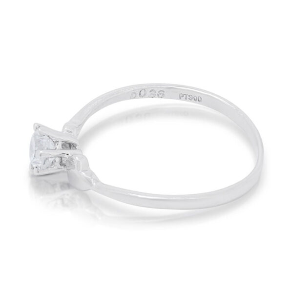 טבעת סוליטר יהלום קלאסית 0.36ct בפלטינה