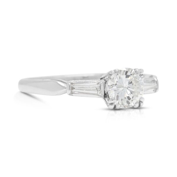 טבעת אירוסין יהלום קלאסית 0.67 קראט בפלטינה