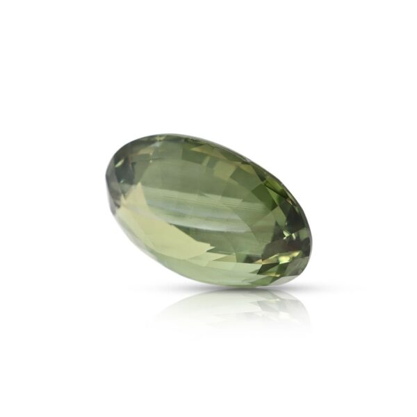 אלכסנדריט אדיר 6.97ct GIA מתועדת משנה-צבע, בחיתוך בריליאנט אובלי משופר