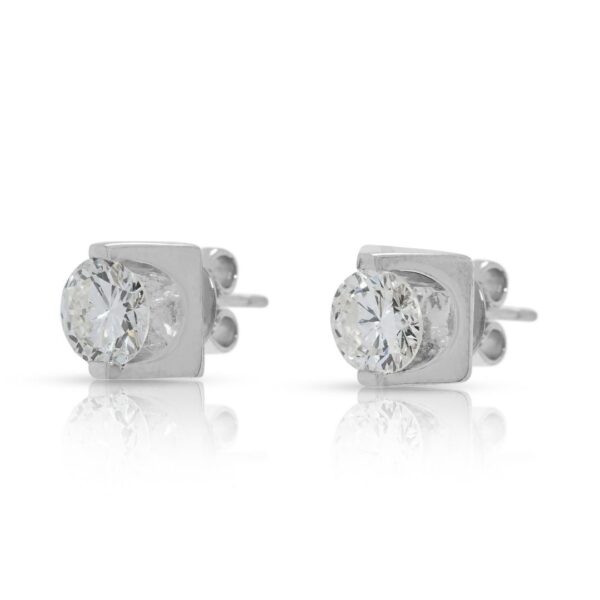 עגילי יהלום צמודים קומפקטיים 1.43ct בזהב לבן 14K