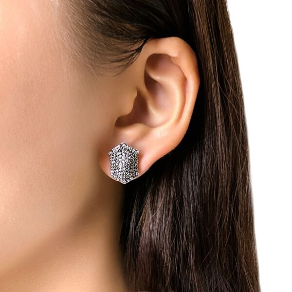 עגילים מסנוורים משובצים יהלומי פרינסס במשקל 1.22 קרט מזהב לבן 18 קראט