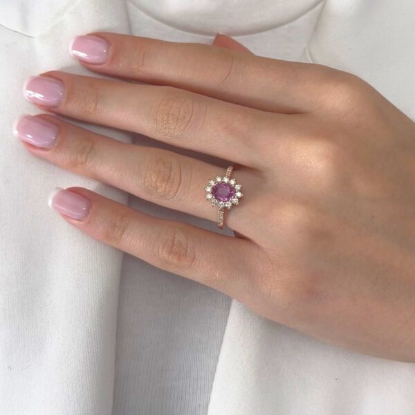 טבעת קוקטייל מרהיבה ספיר ויהלומים 1.31ct בזהב ורוד 18k - מתועדת GIA