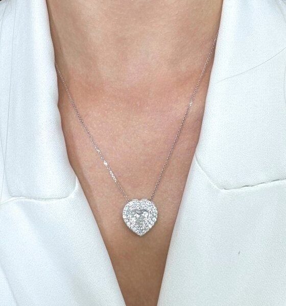 שרשרת יהלומים IGI מתועדת 2.64 קראט עם תליון בצורת לב בזהב לבן 18 קראט