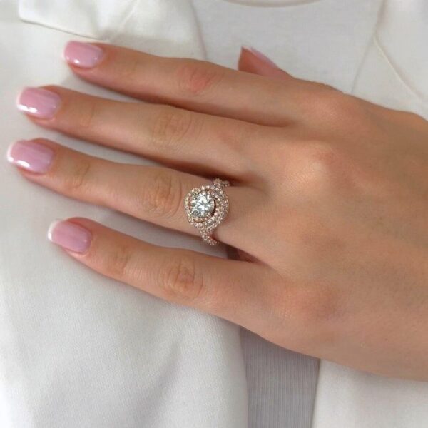 טבעת אשכול יהלומים מרהיבה במשקל 2.96 קראט בזהב ורוד 18 קראט - מתועדת IGI