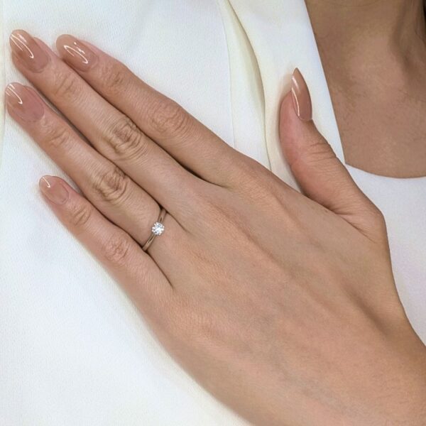 טבעת סוליטר יהלום אלגנטית 0.27 קראט בפלטינה - מתועדת GIA