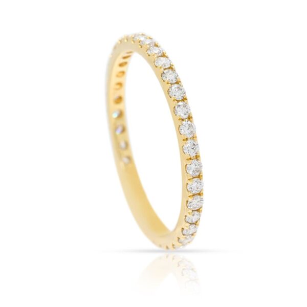 טבעת איטרניטי אלגנטית מזהב צהוב 18 קראט, משובצת יהלומים טבעיים במשקל כולל של 0.38 קראט