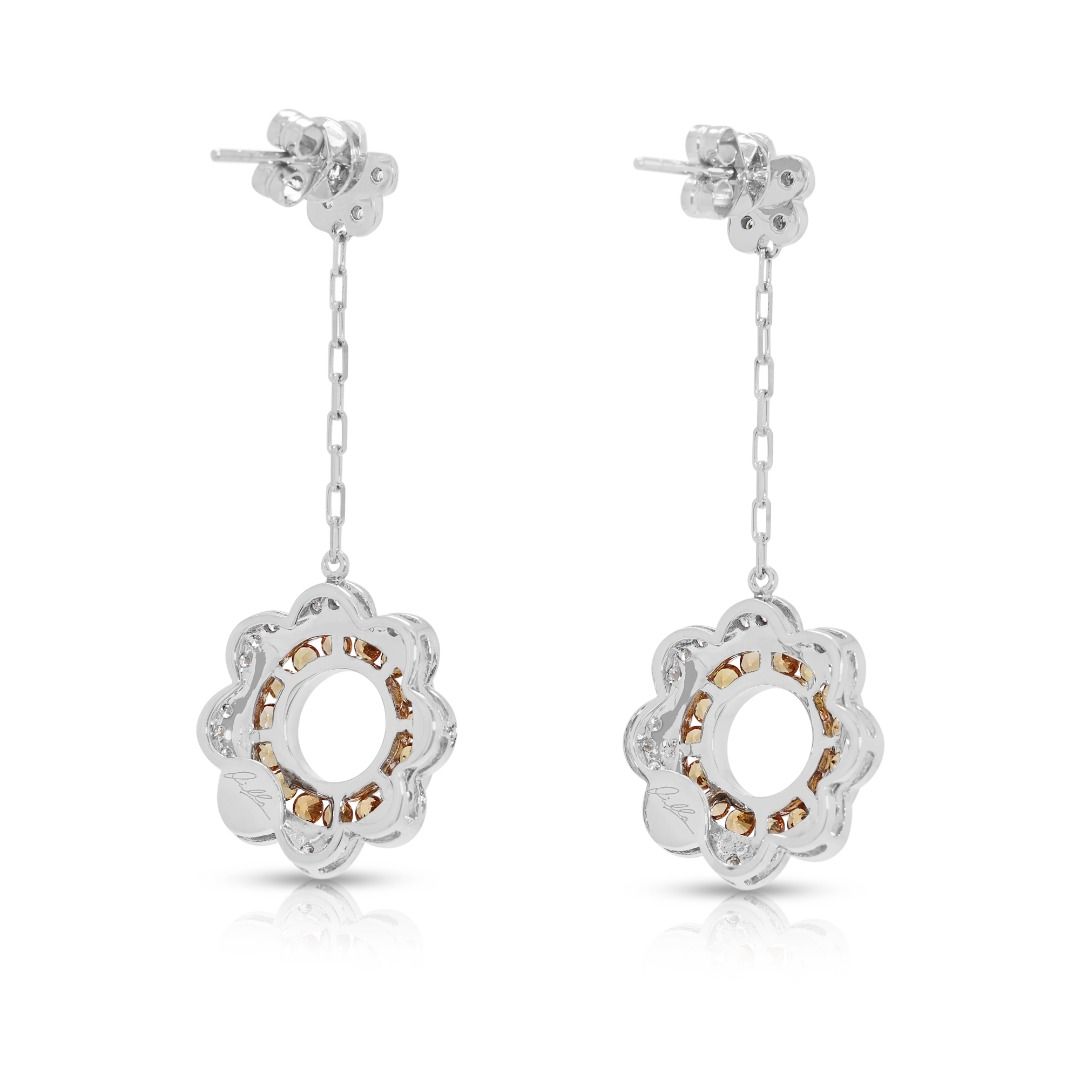 עגילים תלויים אלגנטיים בעיצוב פרחוני עם ספיר צהוב 1.05ct ויהלומים בזהב 18k דו-גוני מבית Lee Hwa – תמונה 6