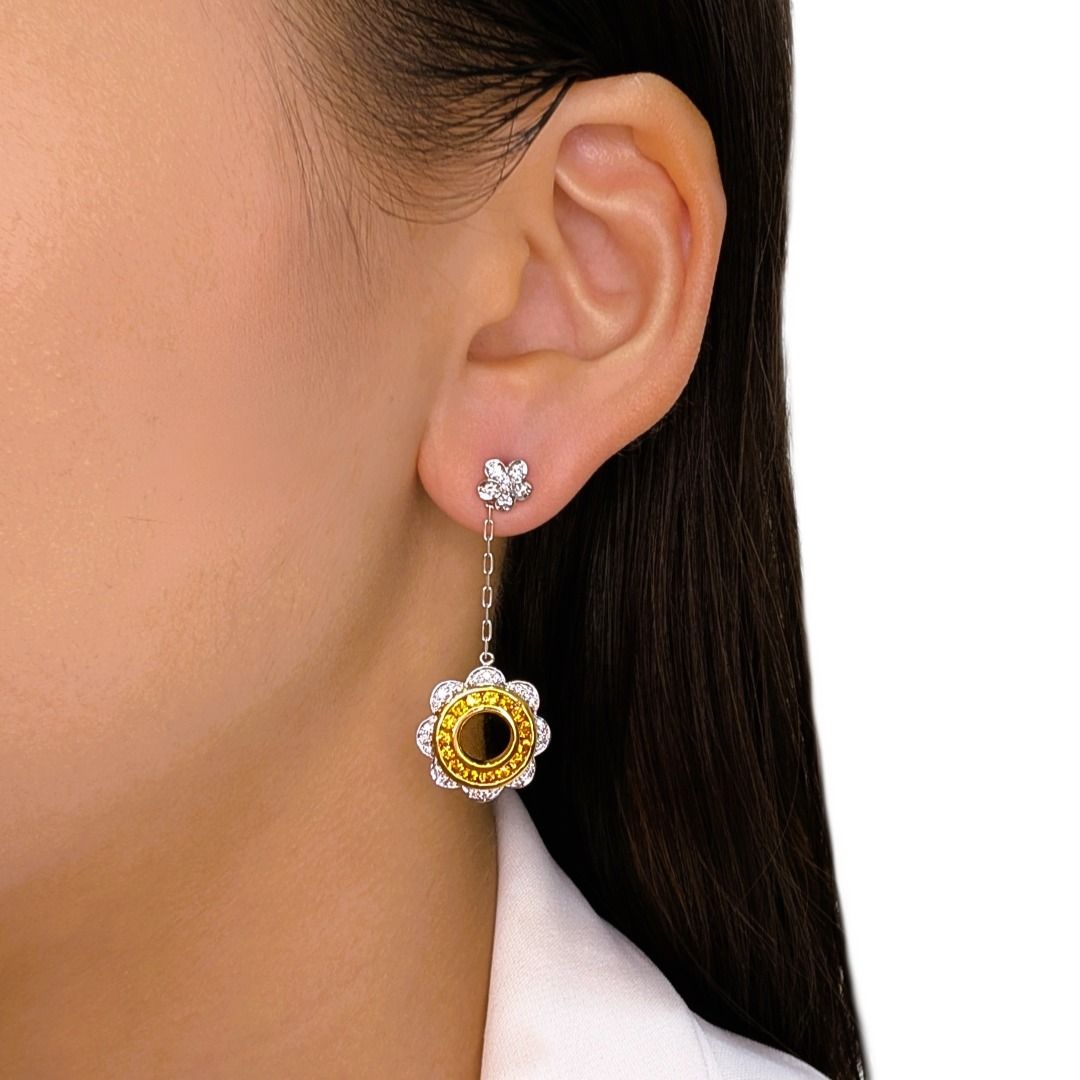 עגילים תלויים אלגנטיים בעיצוב פרחוני עם ספיר צהוב 1.05ct ויהלומים בזהב 18k דו-גוני מבית Lee Hwa – תמונה 2