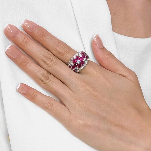 טבעת רובי 4 קראט ויהלומים 3.05 קראט מרהיבה בפלטינה - תעודת NGI