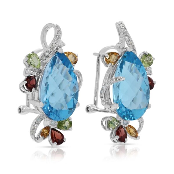 עגילי יהלומים ואבני חן מגוונות שופעים, עם טופז כחול במשקל 17.33 קרט, בזהב לבן 18 קראט