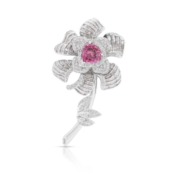 סיכה פרחונית בזהב לבן 18 קראט, משובצת טורמלין ויהלומים טבעיים במשקל כולל 6.87 קראט