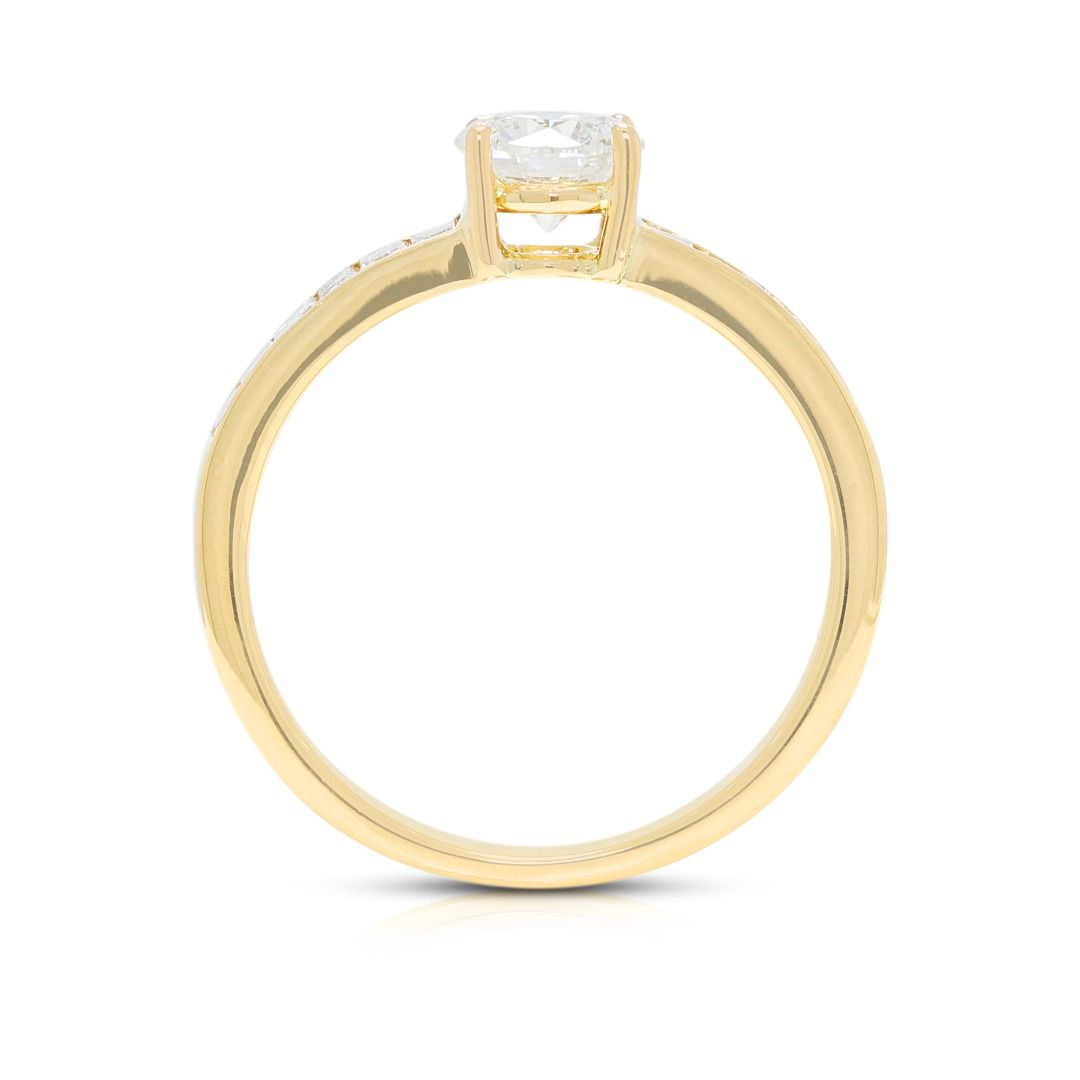 טבעת פאווה מוזהבת עם יהלום טבעי 0.81ct בחיתוך בריליאנט ויהלומים מדורגים בזהב צהוב 18K – תמונה 7
