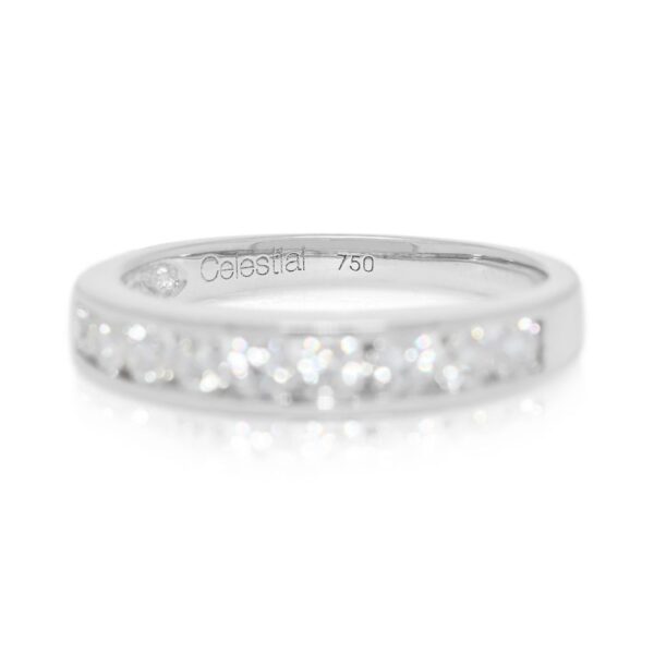 טבעת חצי נצח גולד הארט סלסטיאל בזהב לבן 18K משובצת יהלום טבעי 0.28 קראט