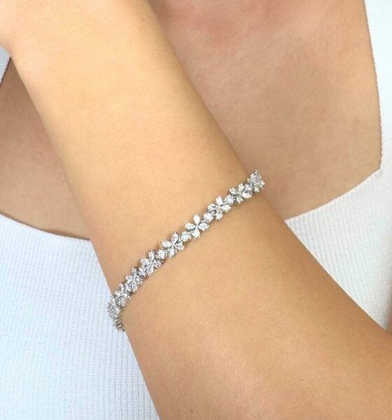 צמיד יהלומים מהודר 4.44ct בזהב לבן 18k - IGI מתועדת