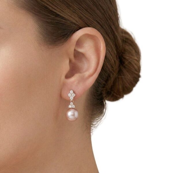 עגילי תלויים מתועדים IGI עם פניני מי ים ויהלומים, במשקל כולל 11.72 קראט, מזהב ורוד 18 קראט