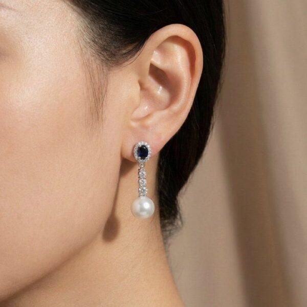 עגילי תלויים מתועדים IGI עם פנינים מתורבתות מים מתוקים, ספירים ויהלומים, במשקל כולל 13.30 קראט, מזהב לבן 18 קראט