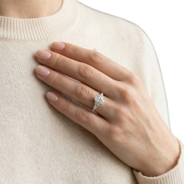 טבעת פאווה יהלומים 1.41 קראט IGI מתועדת בזהב לבן 18 קראט