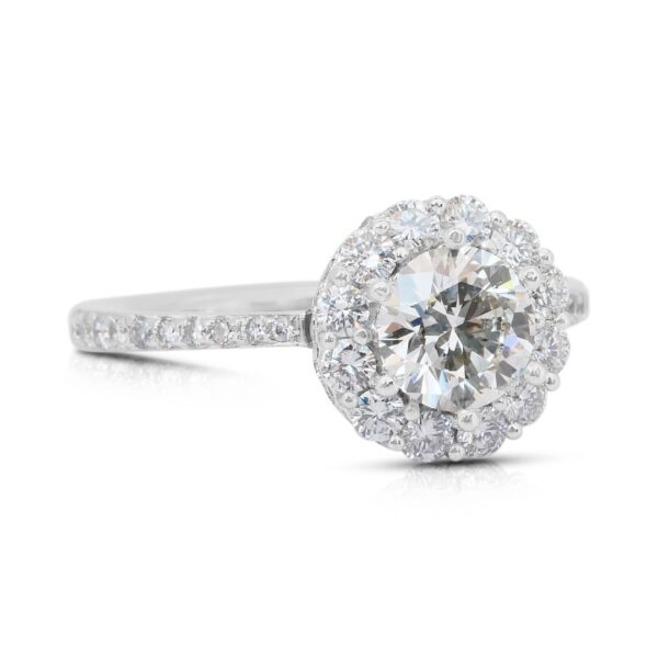 טבעת הילה מזהב לבן 14 קראט, משובצת יהלומים במשקל 2.42 קראט, IGI מתועדת