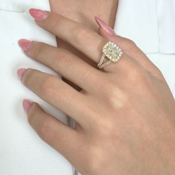 טבעת הילה יהלומים 2.43 קרט בזהב צהוב 18 קראט, מתועדת IGI