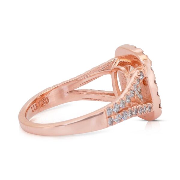 טבעת הילה משובצת יהלומים במשקל 2.45 קרט, IGI מתועדת, בזהב ורוד 18 קראט