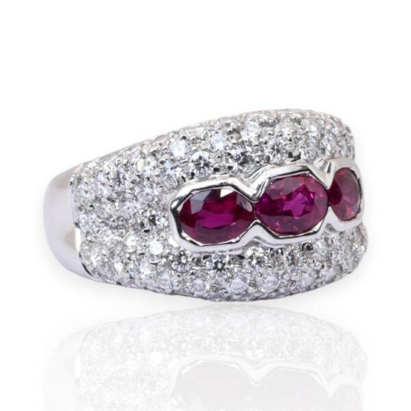 אבני אודם ויהלומים IGI מתועדת 2.84ct בזהב לבן 18k