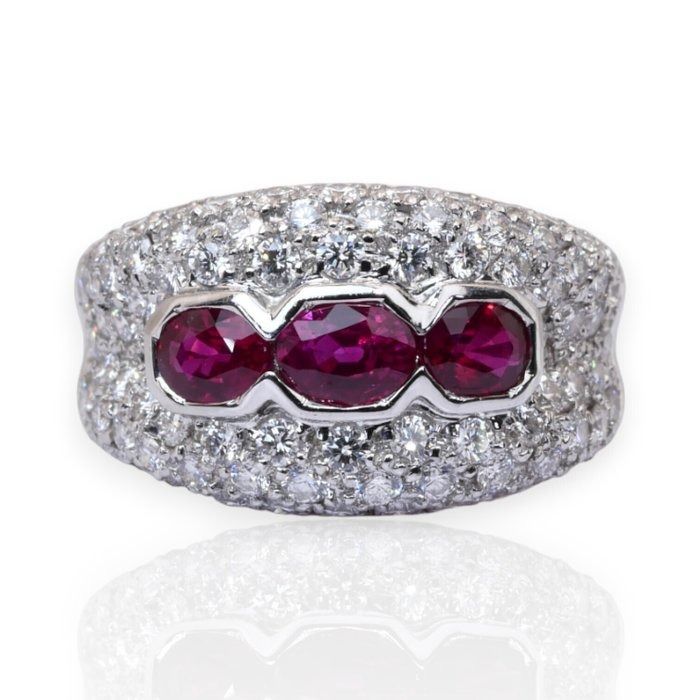 אבני אודם ויהלומים IGI מתועדת 2.84ct בזהב לבן 18k