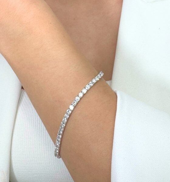 צמיד טניס יהלומים בזהב לבן 18 קראט, משקל כולל 2.88 קראט – מתועד IGI