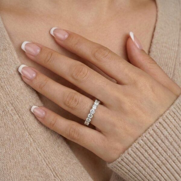 טבעת יהלומים 3.01 קרט IGI מתועדת בזהב לבן 18 קראט