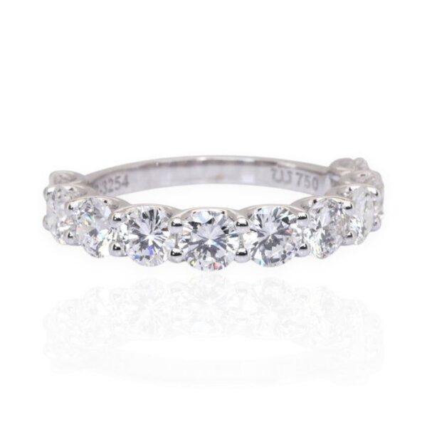 טבעת יהלומים 3.01 קרט IGI מתועדת בזהב לבן 18 קראט