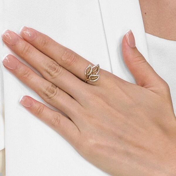 טבעת יהלומים מעוצבת בקפידה בעיצוב עלים 0.24ct מזהב צהוב 14K