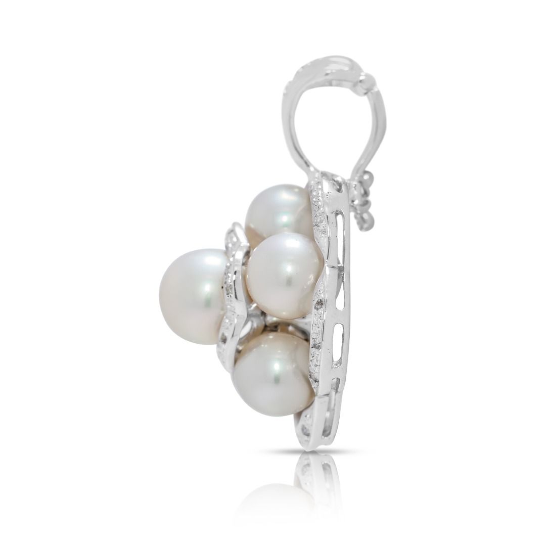 תליון מעודן עם פנינת אקויה ויהלום טבעי במשקל 0.08 קראט בזהב לבן 18 קראט – תמונה 5